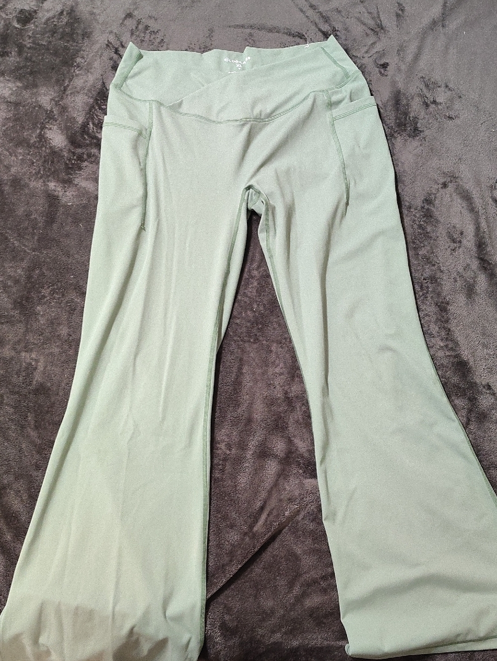 Blogilates XL Sage Green Flared Yoga Pants